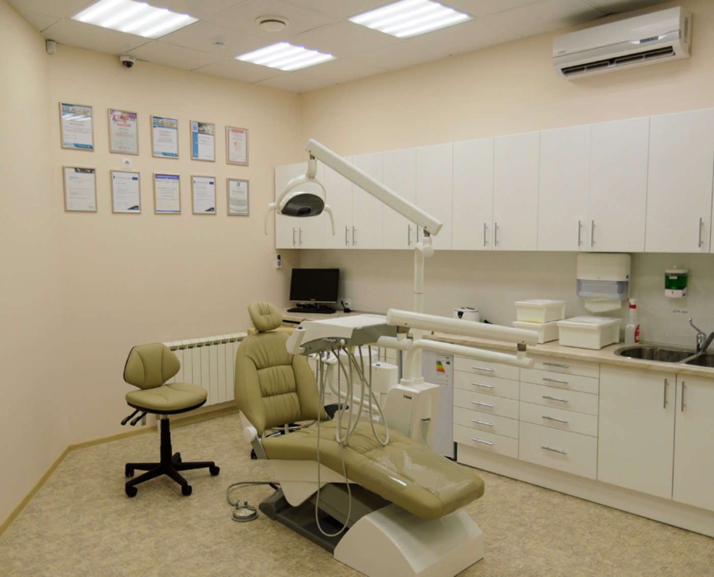 Кабинет Ace Clinic, где проходит чистка и осмотр